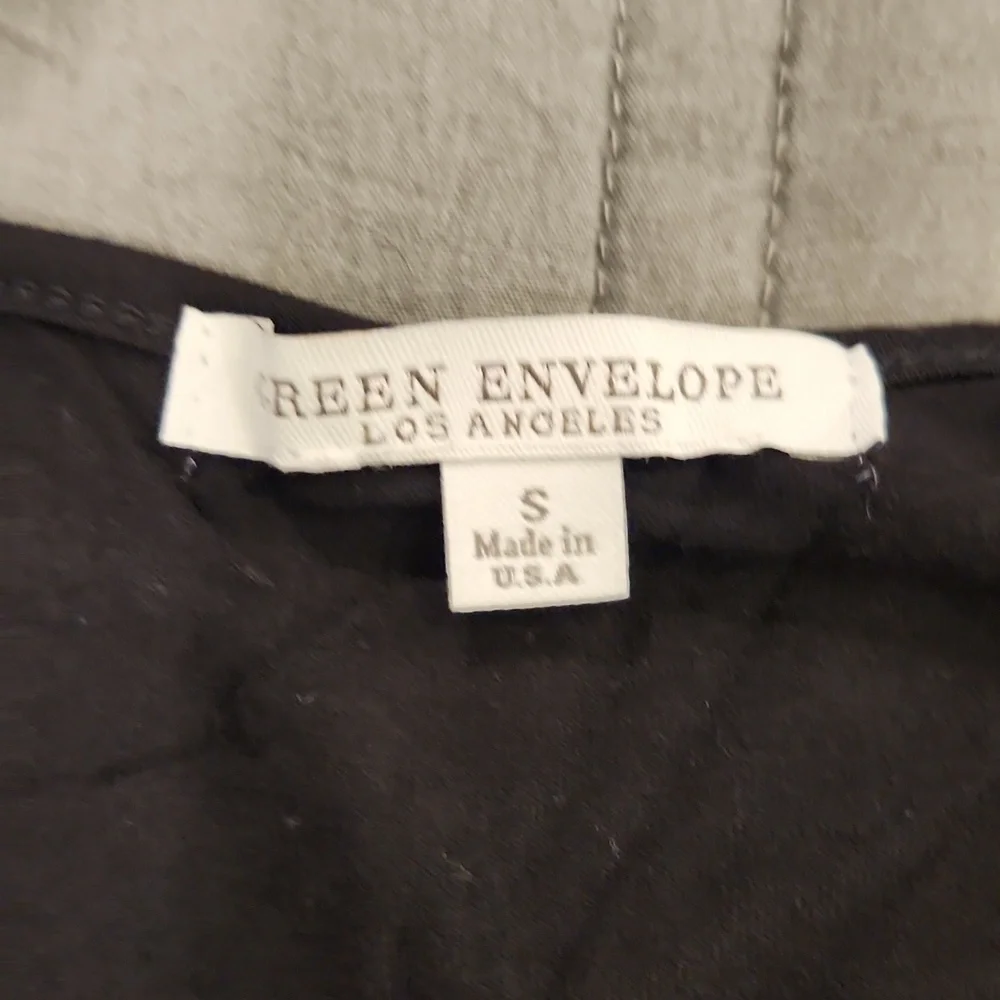Green Envelope Black Tee With 3/4 Lace Sleeves Size S! - Picture 2 of 6
